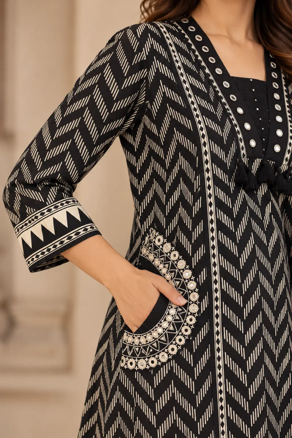Black & White Printed Kurta Set for Women